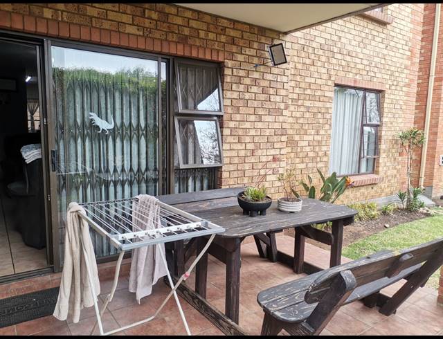 2 BEDROOM SECTIONAL TITLE FOR SALE IN SONNEVELD